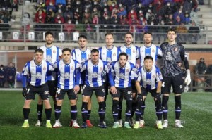 星空体育下载-武磊：对足球的热爱！人口4千的小镇上千人到场观战